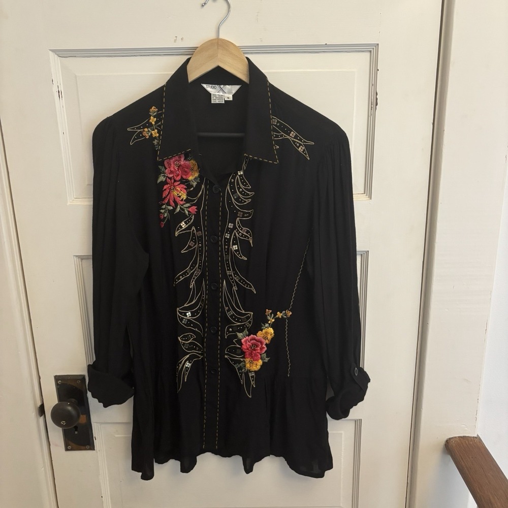 Studio X Women's Black Floral Embroidered Peplum Tunic Roll Tab Sleeves Size M‎